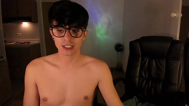 mikeyvioleta spanking Webcam SHOW @ Chaturbate 05-09-2025