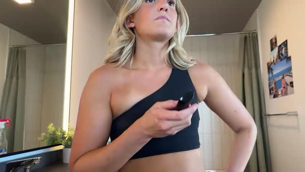 graciemae_baexx kissing Webcam SHOW @ Chaturbate 01-10-2025