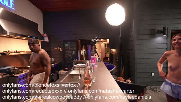 blondefoxsilverfox Video Webcam SHOW @ Chaturbate 04-10-2025