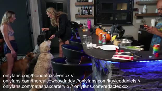 blondefoxsilverfox legs Webcam SHOW @ Chaturbate 05-10-2025