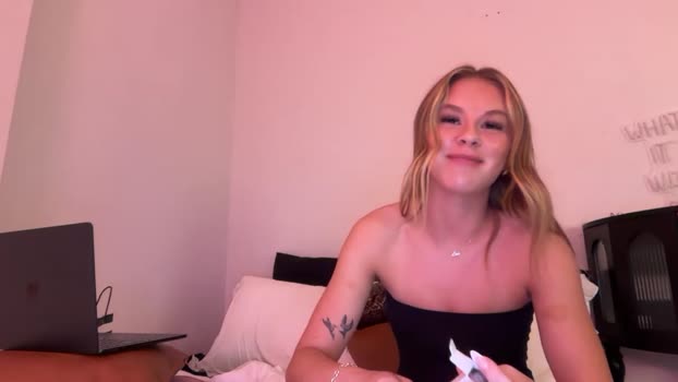 kenziesmithh striptease Webcam SHOW @ Chaturbate 10-10-2025