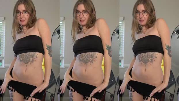 emma_ruby suckshow Webcam SHOW @ Chaturbate 20-10-2025