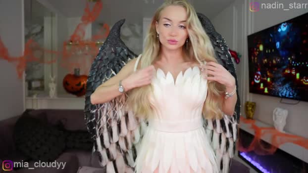 mia_cloudy striptease Webcam SHOW @ Chaturbate 31-10-2025