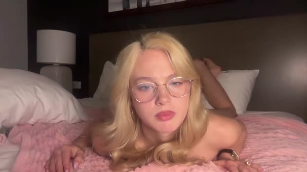 vixenvictoriaa cute Webcam SHOW @ Chaturbate 17-11-2025