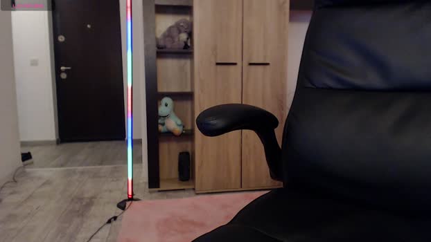 nicole___19 kiss Webcam SHOW @ Chaturbate 21-11-2025