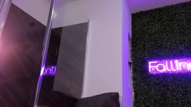 hotfallingdevil wet Webcam SHOW @ Chaturbate 04-12-2025