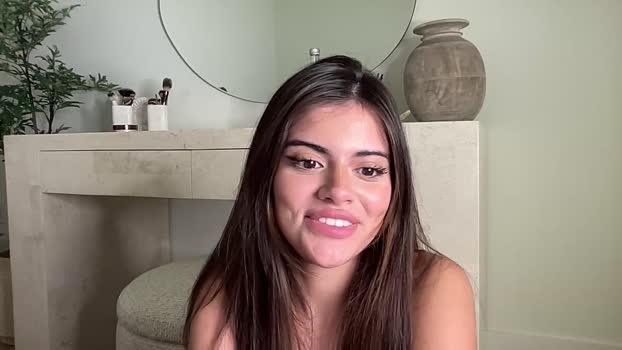 poutyselena kiss Webcam SHOW @ Chaturbate 18-12-2025