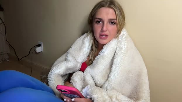 alyssastonee kiss Webcam SHOW @ Chaturbate 20-12-2025