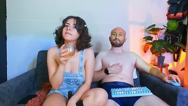 holly_and_honey_69 Pretty Webcam SHOW @ Chaturbate 25-12-2025