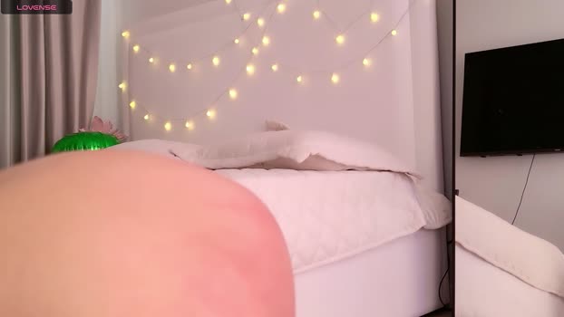 tinyangelxx lickpussy Webcam SHOW @ Chaturbate 27-12-2025