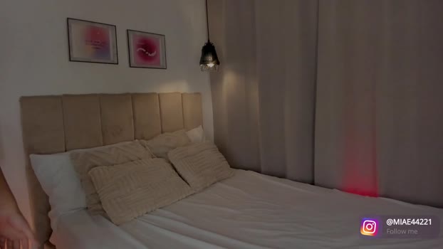 _e_m_m_a_1 Video Webcam SHOW @ Chaturbate 27-12-2025