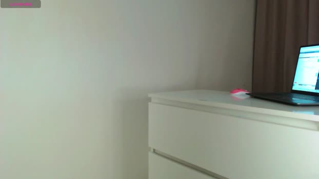 trixie_taylor kissing Webcam SHOW @ Chaturbate 31-12-2025