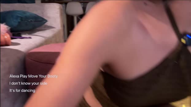 sweet_littleee strip Webcam SHOW @ Chaturbate 05-01-2026