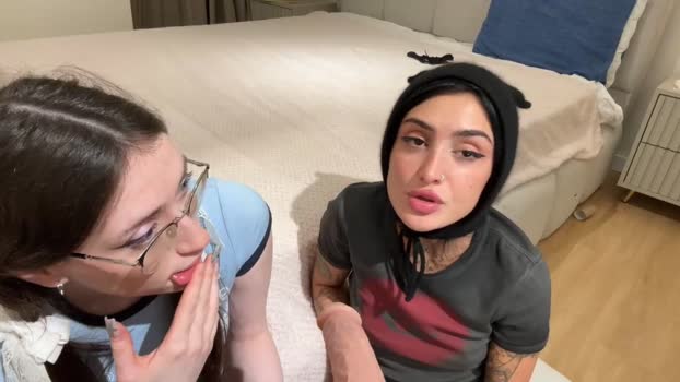kellyberry__ kissing Webcam SHOW @ Chaturbate 08-01-2026