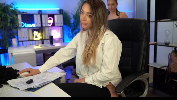 babesgowild lick Webcam SHOW @ Chaturbate 12-01-2026