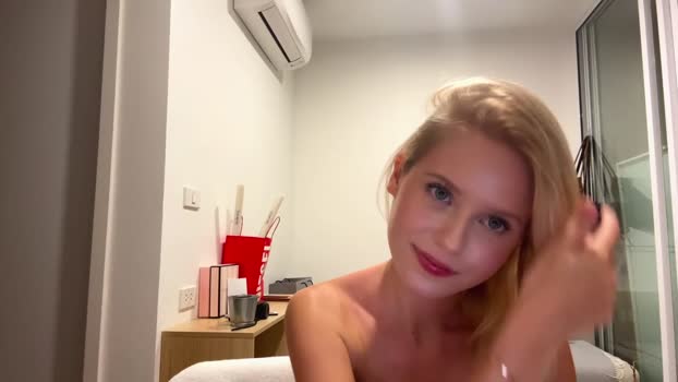 laraineprada ass Webcam SHOW @ Chaturbate 19-01-2026