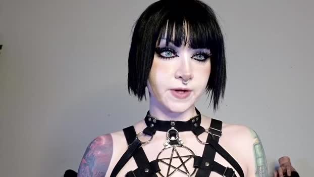 ivey_strigoi bj-dildo Webcam SHOW @ Chaturbate 21-01-2026