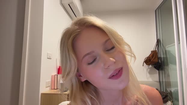 laraineprada bigboobs Webcam SHOW @ Chaturbate 22-01-2026