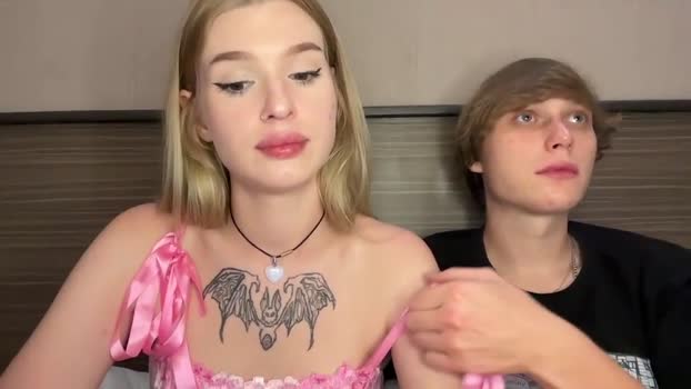 pussymoneywet kissing Webcam SHOW @ Chaturbate 27-01-2026