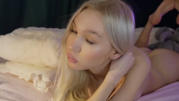 wladilia cute Webcam SHOW @ Chaturbate 28-01-2026
