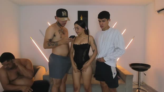 nympho_nathy_sophi fuckass Webcam SHOW @ Chaturbate 02-02-2026