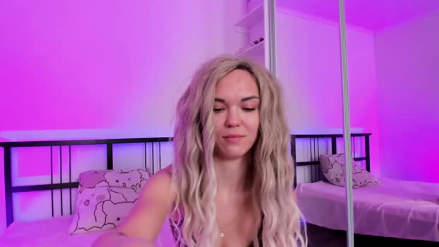flora_amber natural Webcam SHOW @ Chaturbate 03-02-2026