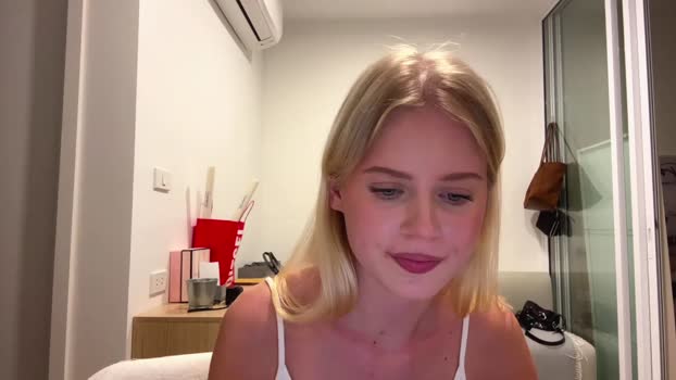 laraineprada Naked Webcam SHOW @ Chaturbate 05-02-2026