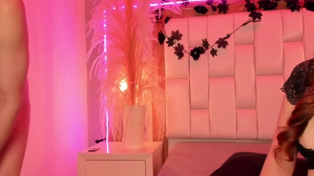 daphne_and_roger kissing Webcam SHOW @ Chaturbate 07-02-2026