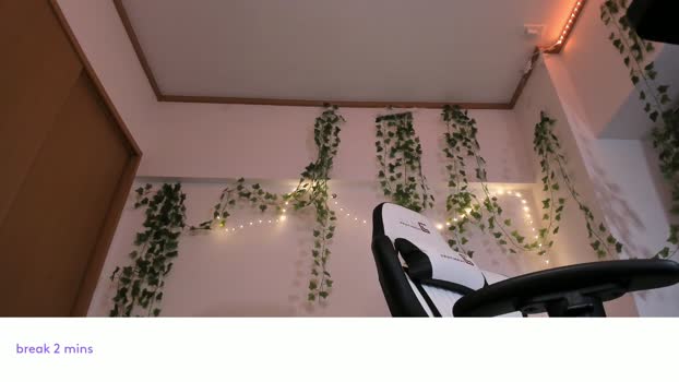 vivian_qwerty sucktits Webcam SHOW @ Chaturbate 27-02-2026