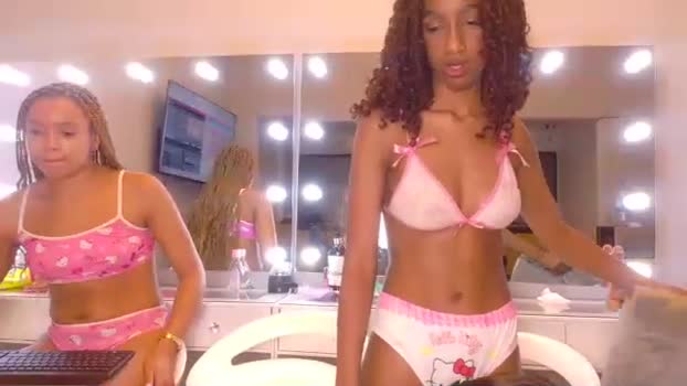 petitestrawberry18 fingers Webcam SHOW @ Chaturbate 01-03-2026