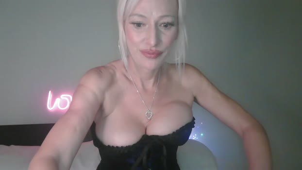 blondebaddiesummer horny Webcam SHOW @ Chaturbate 01-04-2026