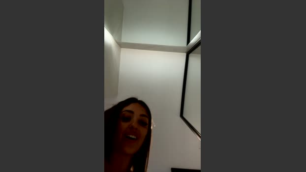 skyyroseee spank Webcam SHOW @ Chaturbate 01-04-2026