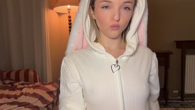 lucydelovely Porn Webcam SHOW @ Chaturbate 07-04-2026