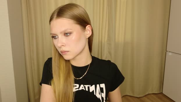 alexialunaris kiss Webcam SHOW @ Chaturbate 13-04-2026