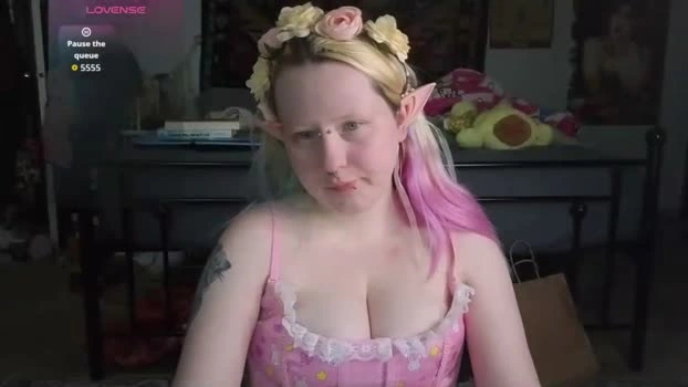 loricritter2 23-04-2026 HD cute amateur Topless bj-dildo