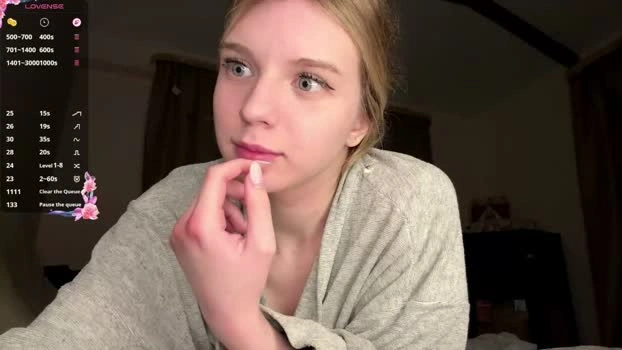chloe_show 23-04-2026 HD strip toys big fuckass