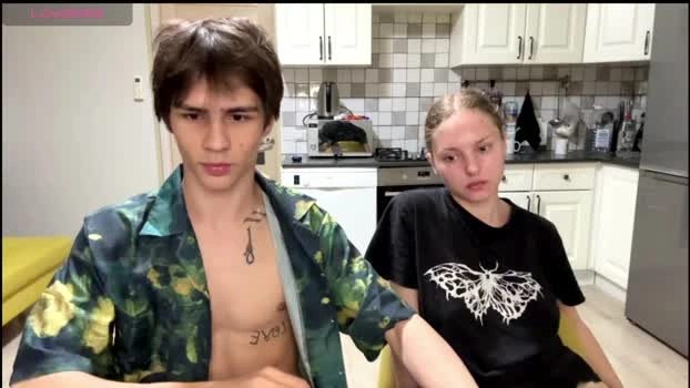 flowerscouple 28-04-2026 HD striptease cute lick Cam