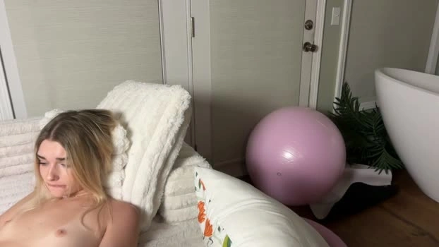 ellalowe 30-04-2026 HD suckcock suck spank Recorded