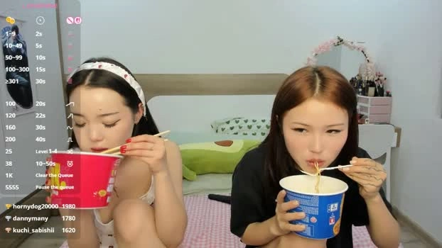 little_yena 01-05-2026 HD lick fuckhard toy beautiful