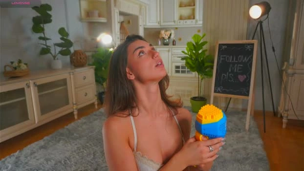 dinacaguimbal 09-05-2026 HD kiss beautiful tits naughty
