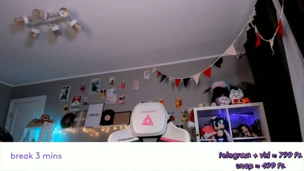vivian_qwerty 14-05-2026 HD bigass fingers Nude blowjob