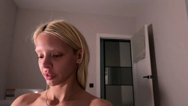 lesi_moonie 28-05-2026 HD lick Show tits naughty