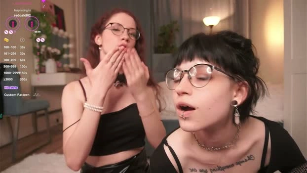 little_poetry 08-06-2026 HD suck fingering boobs bigass