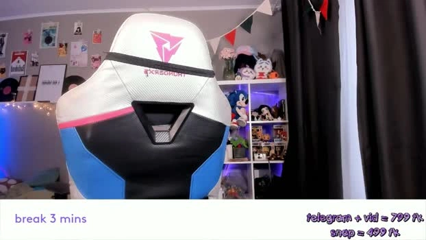vivian_qwerty 09-06-2026 HD lick strip Webcam nasty