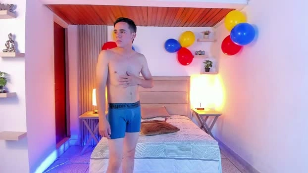 dolls_wallen 18-06-2026 HD natural cute lovense horny