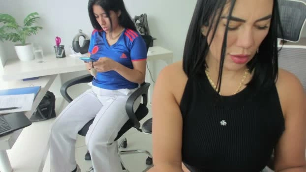 emillybrowm 17-06-2026 HD hard big spank bigass