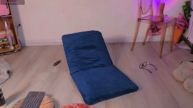 mollyflwers 06-07-2026 HD tits sucktits sexykitty naughty